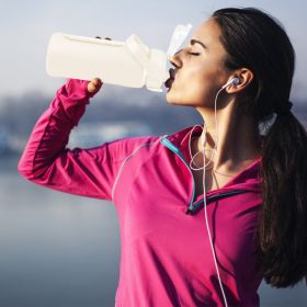 34Oz Glass Water Bottle Sports Water Bottle Motivational Water Bottle Water Intake Tracker Bottle with Straw Time Marker Silicone Sleeve Handle for Gy (Option: 32OZ_White)